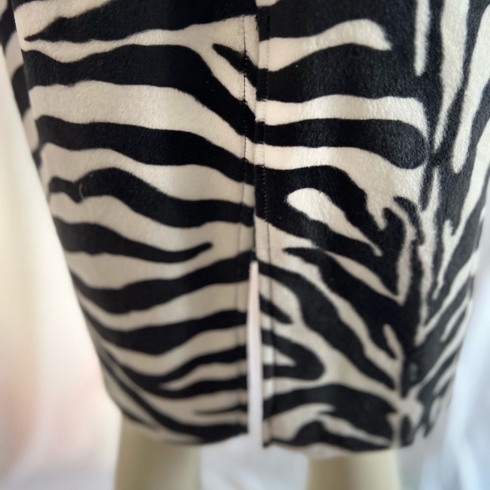 Chic Zebra Patterned Coat - image 8